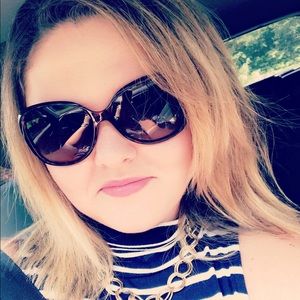 Meet your Posher, Kayla